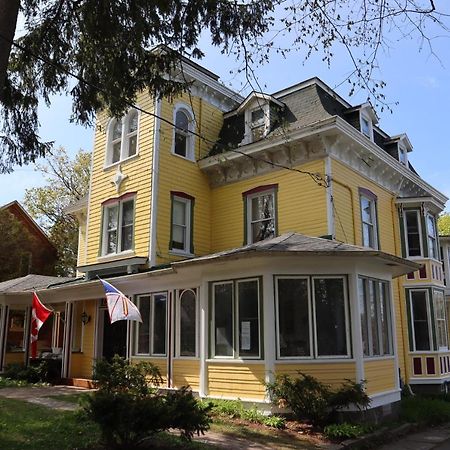 Pangea House Bed & Breakfast Gananoque Dış mekan fotoğraf